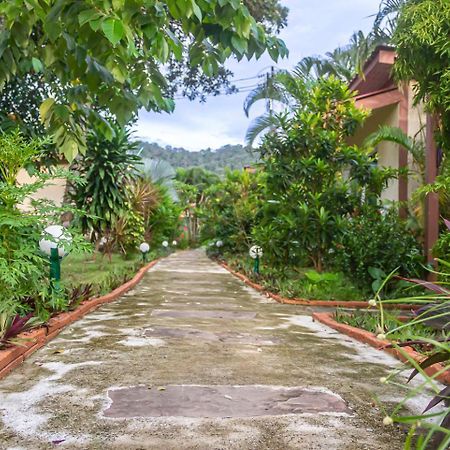 The Travelers Friend Hotel Ban Ai Dao Exterior photo