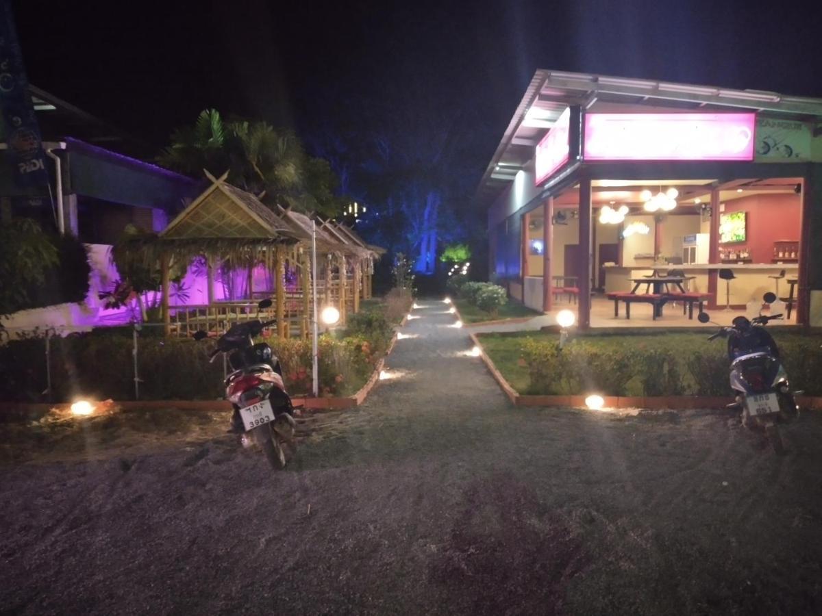 The Travelers Friend Hotel Ban Ai Dao Exterior photo